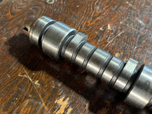 Charger l'image dans la galerie, BF 225 250 hp Honda CAMSHAFT RIGHT 14111-ZY3-A00 four stroke 2006-up