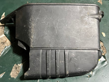 Cargar imagen en el visor de la galería, BF 50 40 30 25 hp Honda carb intake MUFFLER COVER airbox 17390-ZV5-010 four stroke