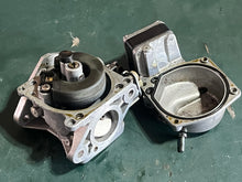 Cargar imagen en el visor de la galería, 6 8 HP Yamaha carburetor with fuel pump 1984-2003 TWO STROKE 6G1-24412-01-00 6G1-14301-01-00