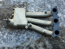 Cargar imagen en el visor de la galería, MFS 50 40 hp Tohatsu Nissan 3KY020911M INTAKE MANIFOLD NFS Four Stroke 2014-2022 outboard motors