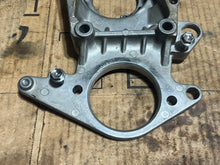 Charger l'image dans la galerie, DF 60 70 HP Suzuki 31911-99e00 Starter Bracket 1998-2009 four stroke