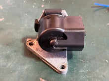 Load image into Gallery viewer, f 90 hp Yamaha CHECK VALVE BODY 67F-14860-00-00 fuel primer 2003-04 Four Stroke some 80 100 hp