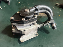 Cargar imagen en el visor de la galería, Johnson Evinrude VRO CONVERSION FUEL PUMP OMC 5004558 0438400 Engine Two Stroke