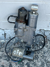 Charger l'image dans la galerie, 50 40 hp Yamaha 62Y-43800-01-4D POWER TRIM TILT ptt two stroke 2003-2009