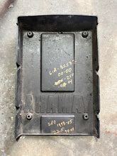 Charger l'image dans la galerie, 250 hp Yamaha ELECTRICAL COVER 61A-85532-00-00 Two Stroke OX66 some 200 225 hp