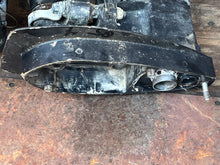 Cargar imagen en el visor de la galería, 25 hp Mercury midsection DRIVESHAFT HOUSING 3532-825218T7 ADAPTOR PLATE 825228A17 SWIVEL 3427-830104T1 Replaced by 3410-82740