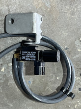 Cargar imagen en el visor de la galería, DF 150 hp Suzuki VACUUM SWITCHING VALVE intake fuel 18117-93J00 four stroke 2017-2024 175 200 225 250 hp compatible