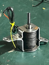 Charger l'image dans la galerie, DT 65 hp Suzuki CHOKE SOLENOID 38600-95555 two stroke 1985-1992