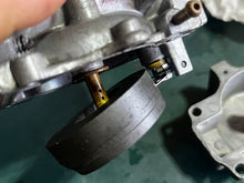 Cargar imagen en el visor de la galería, 1 sold july2026——40 50 hp Johnson Evinrude CARBURETOR SET 397064 395790 398318 396140 Two Stroke 2 Cylinder 1985-1993 also 39