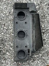 Cargar imagen en el visor de la galería, 90 75 hp Yamaha 6H1-14440-02-00 INTAKE SILENCER oem Two Stroke 1986-2005