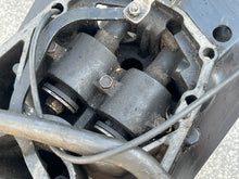 Charger l'image dans la galerie, Mercury EFI CARB DFI two stroke 20 inch 3.0 liter 200 225 250 hp 818452A1 midsection w good steering arm 67706A55, 8137711 mo