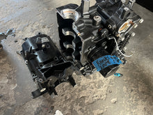 Charger l'image dans la galerie, 40 30 hp Mercury EFI CYLINDER BLOCK long 850082T35 four stroke 3 cylinder 2005