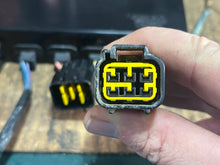 Cargar imagen en el visor de la galería, 200 hp Yamaha CDI UNIT CU2681 61H-85540-00-00 Two Stroke 1990-1993 150 175