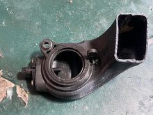 Cargar imagen en el visor de la galería, 25 hp Evinrude E-tec INTAKE AIR SILENCER Air 5007320 with AIR TEMP SENSOR 3010673 two stroke E25dtlina