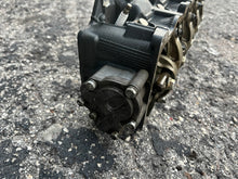 Charger l'image dans la galerie, f 60 50 hp Yamaha CYLINDER HEAD 6C5-11111-20-9S 6c5-00 four stroke 2013-2025