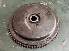 Load image into Gallery viewer, 70 50 60 65 hp Johnson Evinrude FLYWHEEL 513847 0584360 584360 0329267 FLYWHEEL NUT TWO STROKE 1992-2001