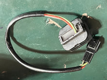 Charger l'image dans la galerie, f 200 225 250 275 300 hp Yamaha TRIM & TILT SWITCH ptt 69J-82563-01-00 four stroke 2002-2014 superseded 69J-82563-00-00 some f 30-70 hp