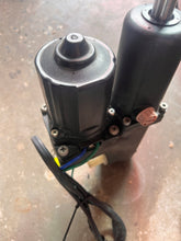 Cargar imagen en el visor de la galería, 50 40 hp Tohatsu Nissan POWER TRIM & TILT 3Z5S771500 two stroke 2002-2012
