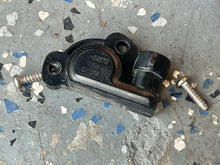 Cargar imagen en el visor de la galería, 115 hp Mercury TPS THROTTLE SENSOR 881070T 8M0125617 four stroke