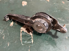 Cargar imagen en el visor de la galería, 70 hp Johnson Evinrude THROTTLE LEVER 0387800 SPARK ADVANCE 0319318 THROTTLE LEVER TO CAM 0336424 two stroke