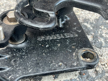 Cargar imagen en el visor de la galería, 115 hp Mercury THROTTLE LEVER 8M0051365 8M0008288 & BRACKET 897763T01 897763T03 four stroke EFI