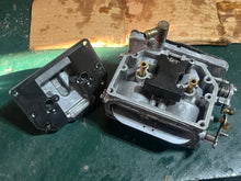 Charger l'image dans la galerie, 115 hp Yamaha CARBURETOR UPPER 6E5-14301-03-00 6e503 two stroke 1984 - one broken screw in 1 of 4 carb bowl screws