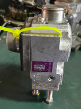 Load image into Gallery viewer, 225 250 300 hp Yamaha FUEL PUMP ASSY 60V-13910-00-00 V6 3.3L two stroke HPDI 2003-2009 some 200 hp