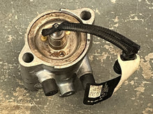 Charger l'image dans la galerie, 30 25 15 hp Evinrude E-tec FUEL INJECTOR 5010220 5004428 353748 two stroke 2017 AA AB AF