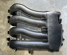 Cargar imagen en el visor de la galería, f 90 75 hp Yamaha INTAKE MANIFOLD 6D8-13641-00-00 four stroke 2005-2017