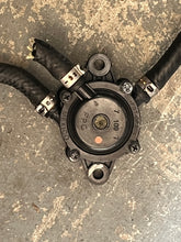 Load image into Gallery viewer, 30 25 15 hp Evinrude E-tec FUEL LIFT PUMP 5007184 two stroke 2017 AA AB AF