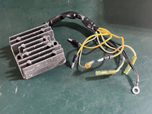 Cargar imagen en el visor de la galería, DT 225 250 200 150 HP Suzuki 32800-92E00 32800-92E10 voltage RECTIFIER & REGULATOR electrical OEM two stroke 92E10