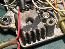 Charger l'image dans la galerie, 70 hp Yamaha CDI UNIT 6H3-85540-11-00 voltage regulator 6G1-81970-61-00 bracket 6H3-85542-00-94 cover 6H3-81916-00-00 Two Str