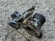 Load image into Gallery viewer, BF 130 hp Honda THROTTLE BODY with throttle cable 16400-ZW5-013 Four Stroke 1999-2004