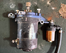 Charger l'image dans la galerie, 90 80 hp Tohatsu Nissan STARTER MOTOR 353760103 BRACKET UPPER 3B7051010 Two Stroke