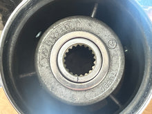 Charger l'image dans la galerie, Turbo Boat Propeller Right Hand 14 1/4 x 15 Pitch Stainless VO142515RA OMC COBRA VOLVO