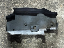Cargar imagen en el visor de la galería, sold eBay feb2026—-2.5 hp Nissan Tohatsu ENGINE COVER left port 314670042 314670041 N14670042 3C2670040 314S670045 two strok