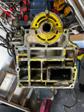 Charger l'image dans la galerie, 90 hp Nissan Tohatsu POWERHEAD Cylinder Block Assy 3B7B011001 two stroke 130 psi cold compression on all N90 M90