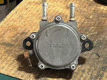 Cargar imagen en el visor de la galería, BF 225 200 175 hp Honda 16700-zy3-a01 fuel pump assy FOUR STROKE 2005-up