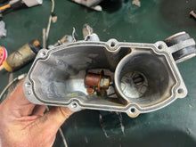Load image into Gallery viewer, DF 225 250 200 hp Suzuki 15600-98J00 vst FUEL FLOAT CHAMBER four stroke 2004-2011