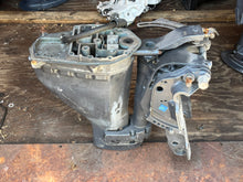Cargar imagen en el visor de la galería, F 25 hp Yamaha 20” Long MIDSECTION with SWIVEL 65W-43311-10-4D UPPER CASING 65W-45111-10-4D EXHAUST 65W-41137-04-94 BRACKETS