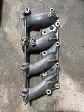 Charger l'image dans la galerie, BF 90 75 hp Honda INTAKE MANIFOLD ASSY 17100-ZW1-000ZA four stroke 1997-2006