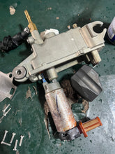 Load image into Gallery viewer, f 250 hp Yamaha VST FLOAT CHAMBER ASSY 6P2-14180-01-00 6P2-14180-00-00 FUEL PUMP 6P2-13907-00-00 PRESSURE REGULATOR 6P2-1390