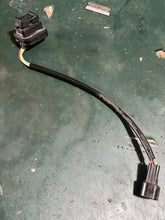 Charger l'image dans la galerie, f 150 175 200 225 hp Yamaha TRIM TILT SWITCH 704-82563-42-00 69J-82563-01-00 four stroke 2015-2024 some compatibility 25 40 5