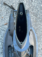 Cargar imagen en el visor de la galería, 4 hp Yamaha 6E0-45111-02-EK UPPER CASING midsection 4MSHR 1993 ‘88-93 TWO STROKE clamps 6E0-43111-01-EK 6E0-43112-01-EK