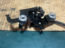 Load image into Gallery viewer, 150 - 250 hp Yamaha 61A-85885-00-00 Throttle Sensor & dif bracket TPS two stroke