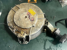 Charger l'image dans la galerie, DT 40 hp Suzuki RECOIL STARTER 18100-94411 two stroke 1989-94 manual pull-start
