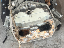 Load image into Gallery viewer, DT 150 200 hp Suzuki CRANKCASE 11300-87D85-0ED Two Stroke EFI good compression #2