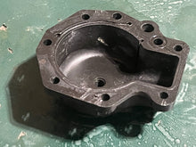Charger l'image dans la galerie, 6 hp Evinrude carb FLOAT CHAMBER 5000041 0345208 four stroke 1998-2001 some compatibility 5-15 hp
