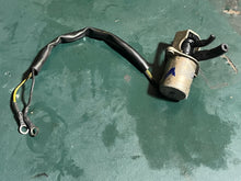 Cargar imagen en el visor de la galería, sold june2026——-135 150 175 200 hp Mercury XR2 FUEL ENRICHER VALVE Solenoid 42859A2 two stroke 1976-1999 may be compatible 90
