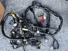 Load image into Gallery viewer, f 250 hp Yamaha engine WIRE HARNESS 6P2-82590-20-00 four stroke 2005 3.3 Liter